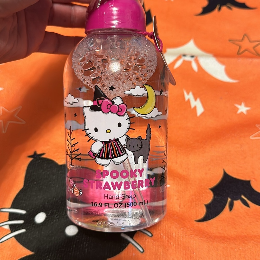 Hello Kitty bundle - Picture 3 of 5